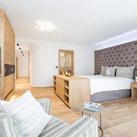 - Alpine . Luxury . Life Hotel Sölden