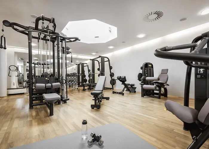 - Alpine . Luxury . Life