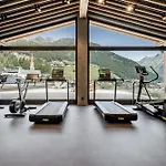 Szálloda - Alpine . Luxury . Life 5*