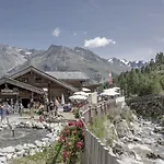 Hotel - Alpine . Luxury . Life