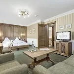 - Alpine . Luxury . Life 5* Ζόλντεν