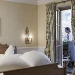 Szálloda - Alpine . Luxury . Life 5*