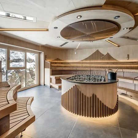 - Alpine . Luxury . Life Hotel 5*