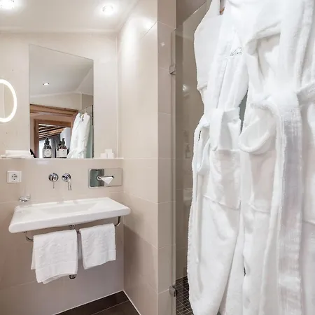 Hotel Das Central - Alpine . Luxury . Life Solden