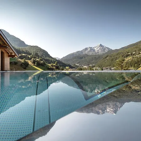 Das Central - Alpine . Luxury . Life Hotel 5*