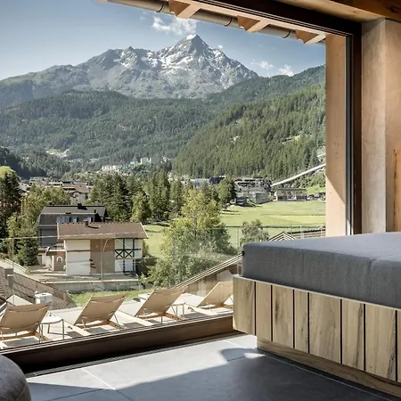 Hotel - Alpine . Luxury . Life Sölden