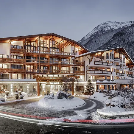 Hotel - Alpine . Luxury . Life