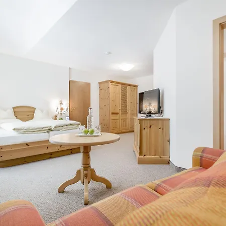 Hotell - Alpine . Luxury . Life