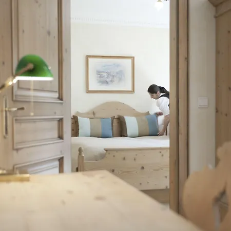 - Alpine . Luxury . Life Hotel