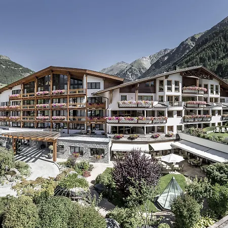 - Alpine . Luxury . Life Hotel Sölden