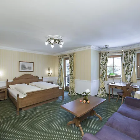 - Alpine . Luxury . Life Hotell 5*