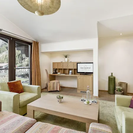 - Alpine . Luxury . Life Hotell Sölden