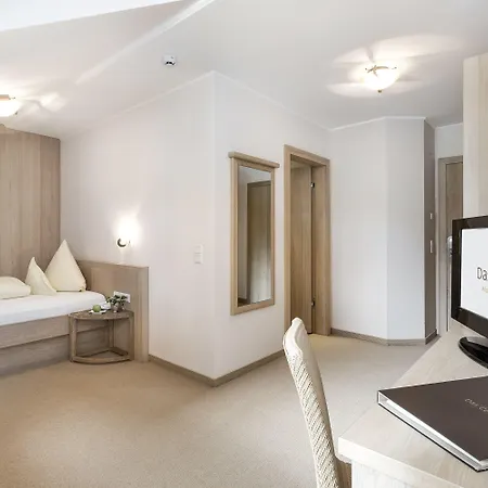 Hotell - Alpine . Luxury . Life 5*