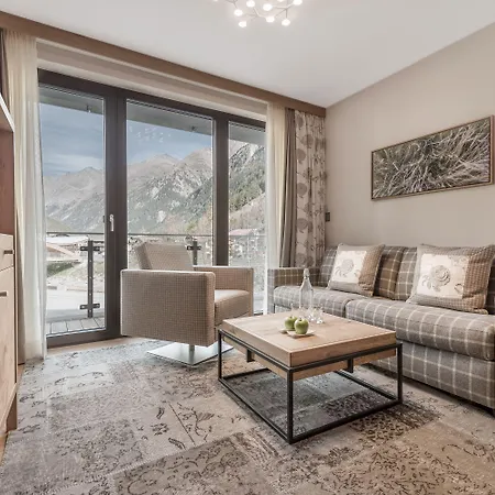 - Alpine . Luxury . Life Hotell Sölden