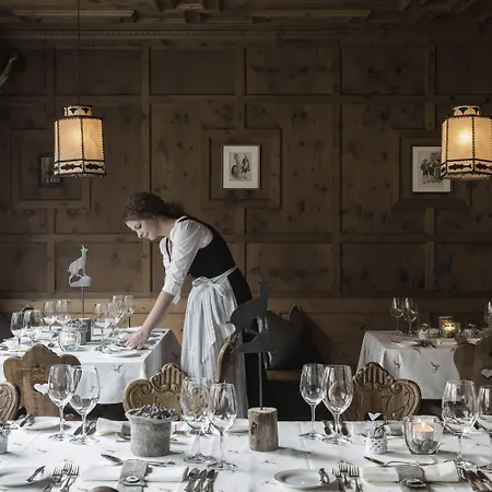 Hotell - Alpine . Luxury . Life 5*