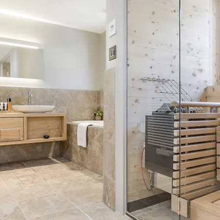 Hotel - Alpine . Luxury . Life 5*