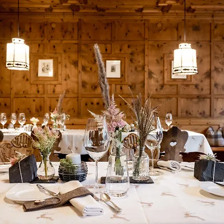 - Alpine . Luxury . Life Hotell 5*