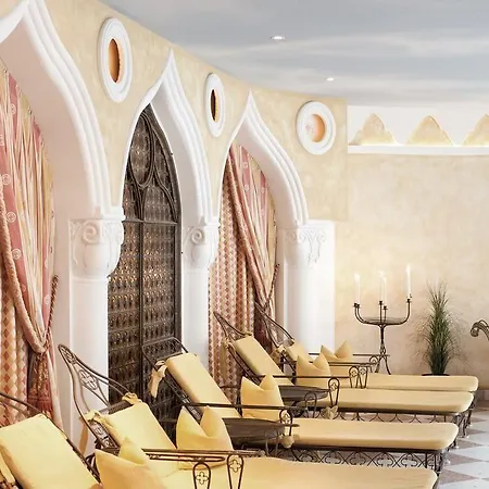 - Alpine . Luxury . Life 5* Sölden