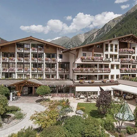 Hotel Das Central - Alpine . Luxury . Life Solden
