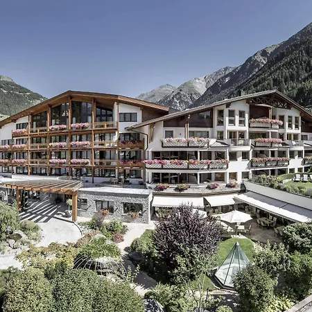 Hotel Das Central - Alpine . Luxury . Life
