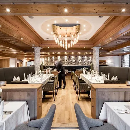 Das Central - Alpine . Luxury . Life Hotel