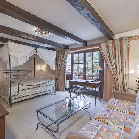 מלון - Alpine . Luxury . Life