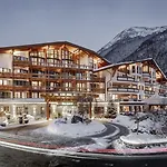 מלון - Alpine . Luxury . Life