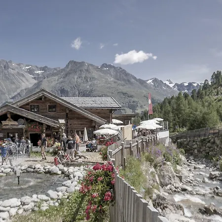 Ξενοδοχείο - Alpine . Luxury . Life