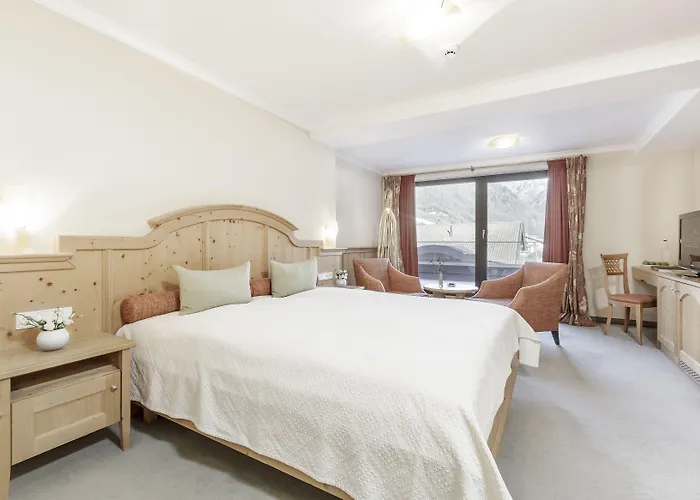 Hotel Das Central - Alpine . Luxury . Life Solden